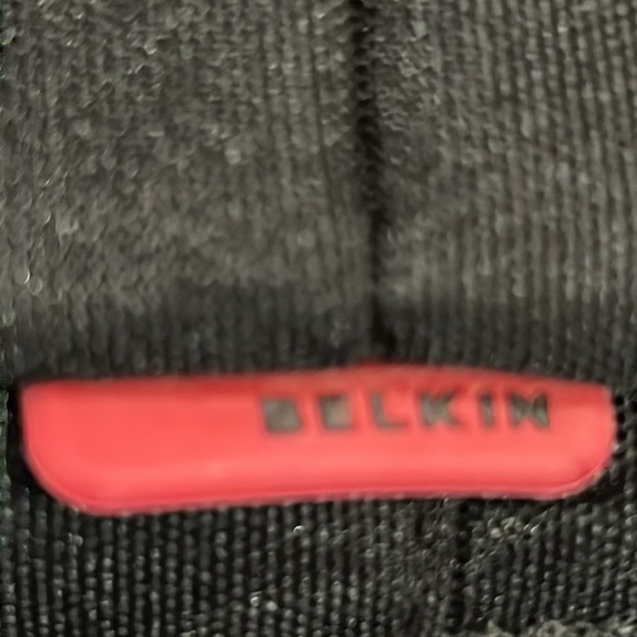 Used Belkin Bags | Laptop | color: Black /Red | - Picture 9 of 9